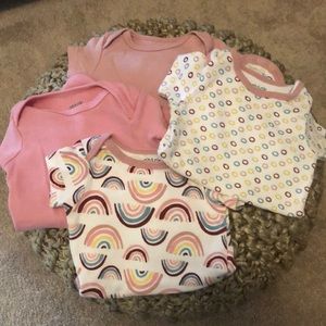 Chick Pea Onesie-4pcs baby set bodysuit.